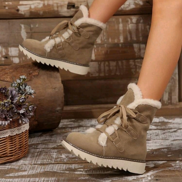 Faux Fur Snow Boots - Picture 10 of 16